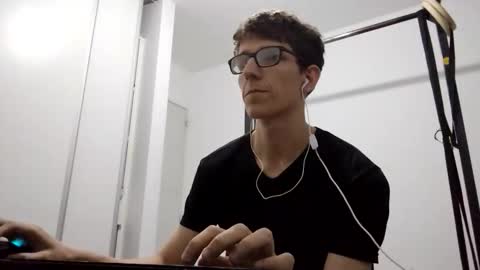 Facu online show from March 2026 05:37:02 AM