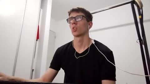 Facu online show from March 2026 03:40:01 AM