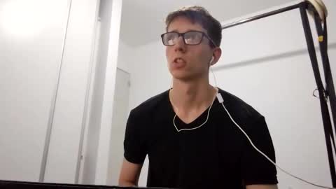 Facu online show from April 2026 06:32:01 AM