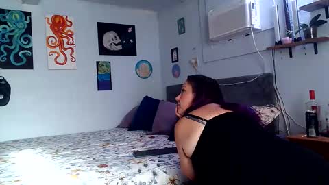 kreamyk420 online show from April 2026 12:57:01 AM