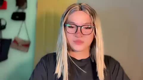 krezikeed online show from May 2026 12:01:01 PM