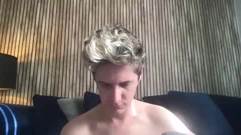 krisl77 online show from April 2026 04:37:02 PM