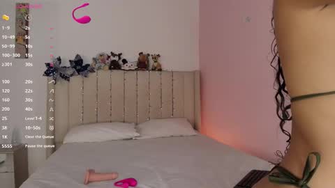 Snapshot of krissell_ chatting on December 2025 10:06:02 PM SammyKrissell online show from December 2025 10:06:02 PM