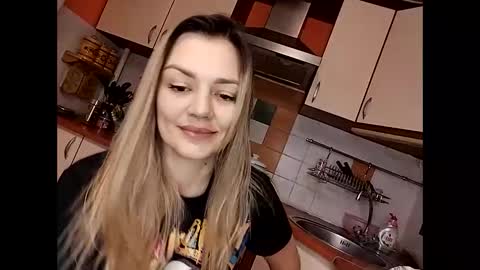 Snapshot of krisssexi chatting on December 2024 06:19:02 AM KrissSexi online show from December 2024 06:19:02 AM