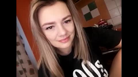 Snapshot of krisssexi chatting on February 2025 05:42:02 AM KrissSexi online show from February 2025 05:42:02 AM