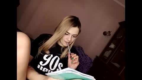 Snapshot of krisssexi chatting on March 2025 05:42:02 AM KrissSexi online show from March 2025 05:42:02 AM