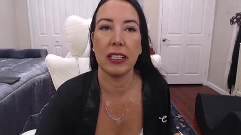 Krissy online show from March 2026 12:11:01 PM