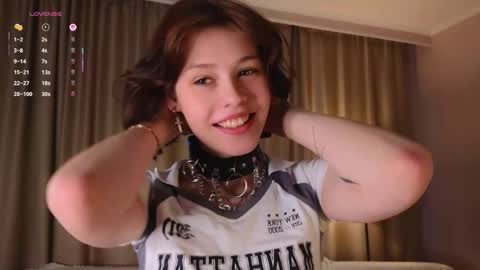 Snapshot of krissyhei chatting on September 2025 01:05:01 AM Sarah online show from September 2025 01:05:01 AM