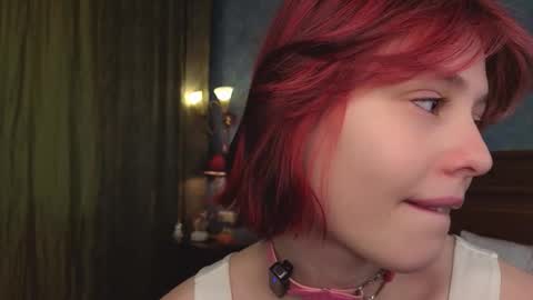 Snapshot of krissyhei chatting on November 2025 01:19:01 AM Sarah online show from November 2025 01:19:01 AM