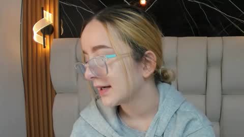 kristal online show from December 2025 11:30:02 AM