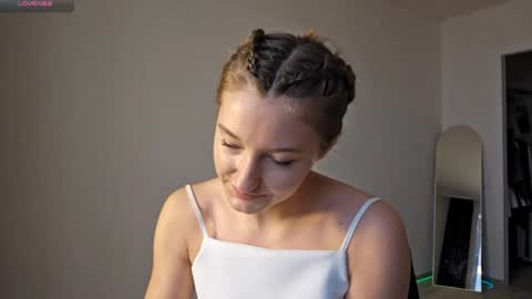 Snapshot of kristandaty chatting on March 2026 10:33:01 AM kristandaty online show from March 2026 10:33:01 AM