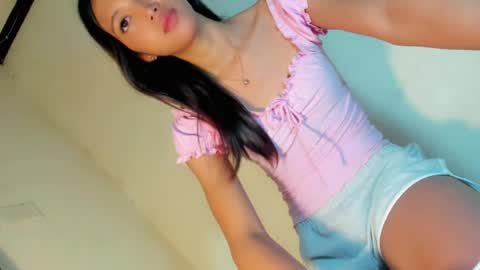 Snapshot of kristell_doll chatting on July 2026 02:31:01 AM Kristel online show from July 2026 02:31:01 AM
