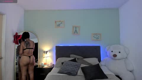 Snapshot of kristen_kassi chatting on January 2025 03:56:02 AM Kristen online show from January 2025 03:56:02 AM