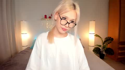 Kristal online show from September 2025 03:34:02 PM