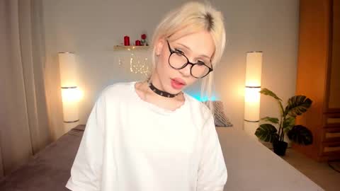 Kristal online show from September 2025 03:23:02 PM