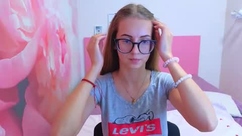 Kristina Adel online show from November 2025 08:46:02 AM