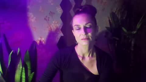 Snapshot of kristinagold44 chatting on December 2024 08:08:01 PM Kristina online show from December 2024 08:08:01 PM