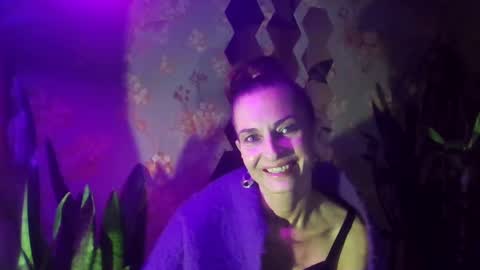 Snapshot of kristinagold44 chatting on December 2024 08:14:02 PM Kristina online show from December 2024 08:14:02 PM