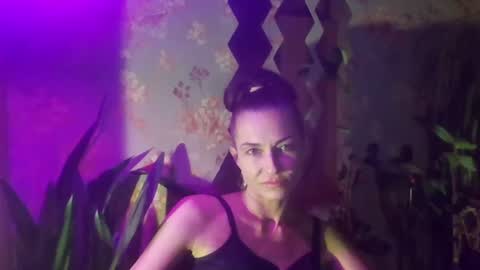 Snapshot of kristinagold44 chatting on December 2024 07:31:02 PM Kristina online show from December 2024 07:31:02 PM