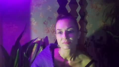 Snapshot of kristinagold44 chatting on December 2024 10:36:02 PM Kristina online show from December 2024 10:36:02 PM