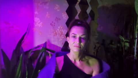 Snapshot of kristinagold44 chatting on December 2024 10:13:01 PM Kristina online show from December 2024 10:13:01 PM