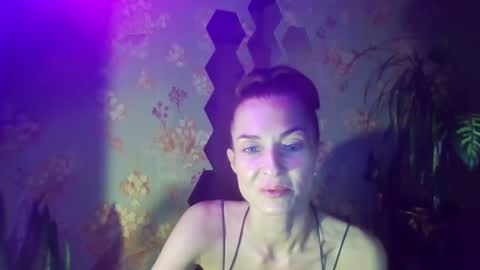Snapshot of kristinagold44 chatting on February 2025 01:11:02 PM Kristina online show from February 2025 01:11:02 PM