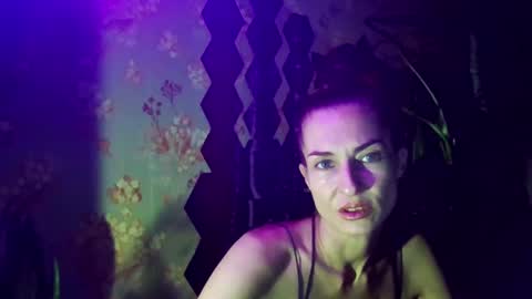 Snapshot of kristinagold44 chatting on February 2025 04:14:02 PM Kristina online show from February 2025 04:14:02 PM