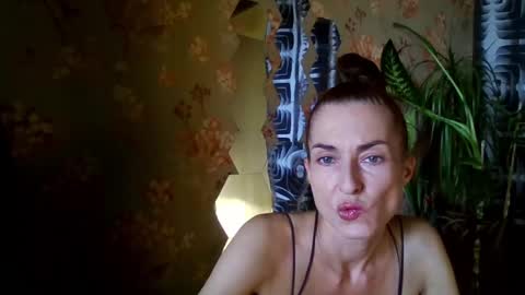 Snapshot of kristinagold44 chatting on February 2025 01:20:01 PM Kristina online show from February 2025 01:20:01 PM
