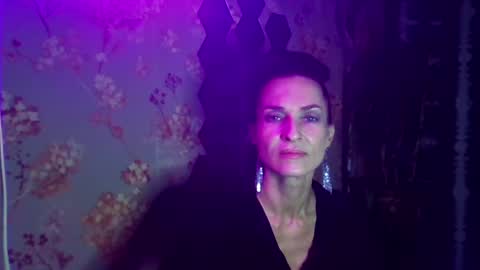 Snapshot of kristinagold44 chatting on February 2025 09:44:02 PM Kristina online show from February 2025 09:44:02 PM