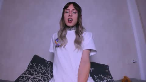 kristina online show from October 2025 09:38:01 PM