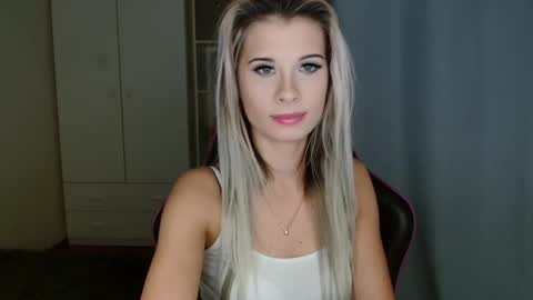 KristineAmore online show from December 2025 05:43:02 PM