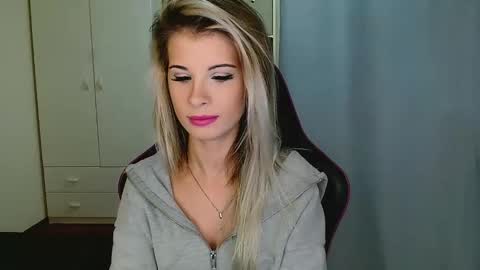 KristineAmore online show from December 2025 07:25:02 AM