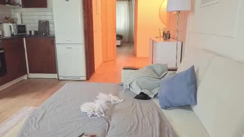 Kristi online show from November 2025 04:56:01 AM