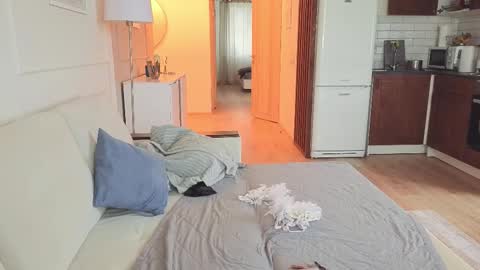 Kristi online show from November 2025 04:56:01 AM