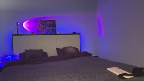 Kristi online show from February 2025 06:04:01 AM