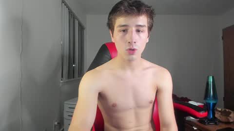 Snapshot of kroddy1985 chatting on December 2024 01:04:02 AM Brayden Thompson online show from December 2024 01:04:02 AM