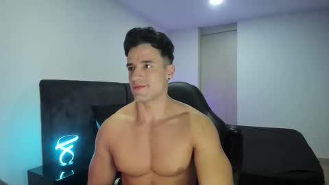 Snapshot of krops_ chatting on October 2025 07:05:02 AM KROPS online show from October 2025 07:05:02 AM