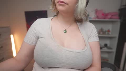 Snapshot of krystalsyxx chatting on November 2025 07:24:01 PM Krystal Syx online show from November 2025 07:24:01 PM