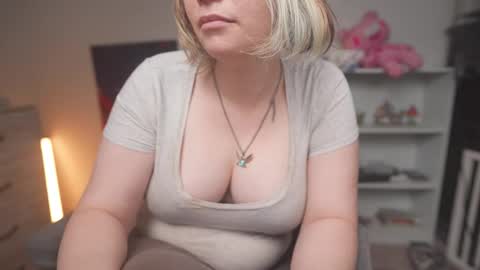 Snapshot of krystalsyxx chatting on November 2025 12:57:02 AM Krystal Syx online show from November 2025 12:57:02 AM