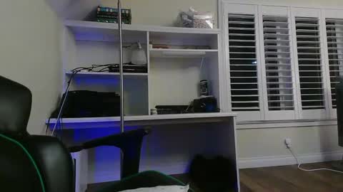 Kevin online show from October 2025 07:15:01 AM