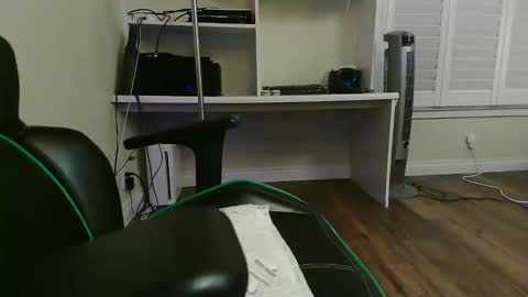 Kevin online show from December 2025 07:47:01 AM