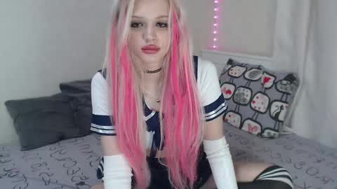 Snapshot of kttyemiow__ chatting on February 2025 07:05:02 PM Emilia online show from February 2025 07:05:02 PM