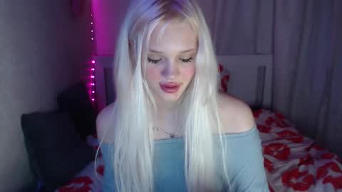 Snapshot of kttyemiow__ chatting on February 2025 11:26:01 PM Emilia online show from February 2025 11:26:01 PM