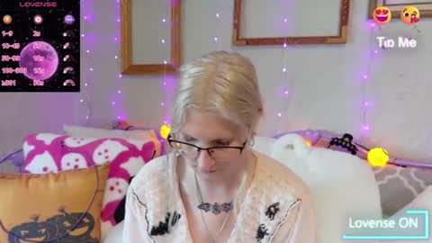 Samantha online show from September 2025 06:22:02 PM