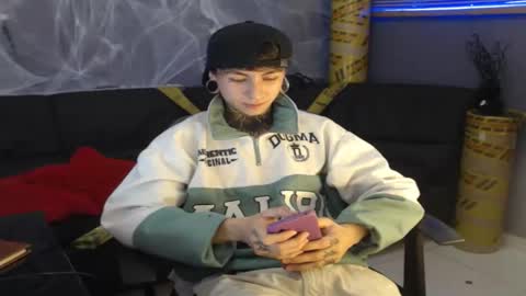 kuregari_xs online show from October 2025 04:40:02 AM