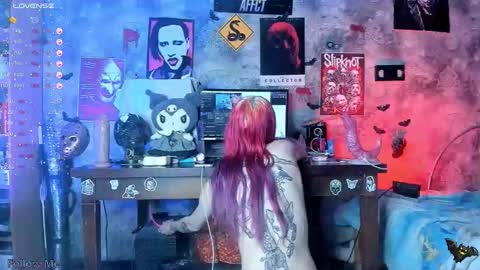 Erika online show from October 2025 09:15:01 PM