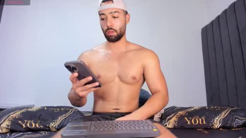 Snapshot of kyle_collinz chatting on September 2025 08:21:02 PM Kyle collinz online show from September 2025 08:21:02 PM