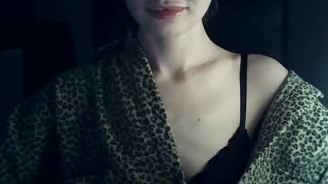 Snapshot of kyleesilkk chatting on October 2025 05:10:01 PM KyleeSilkk online show from October 2025 05:10:01 PM