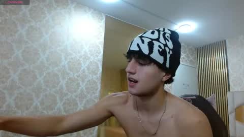 kyler_tay online show from May 2026 11:49:01 AM