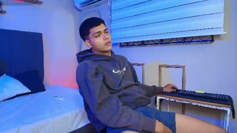 Kyliam online show from July 2026 09:39:01 PM